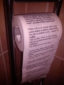 Toaleťák s vtipy aneb konec nudy na WC