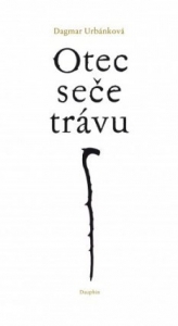 Otec seče trávu